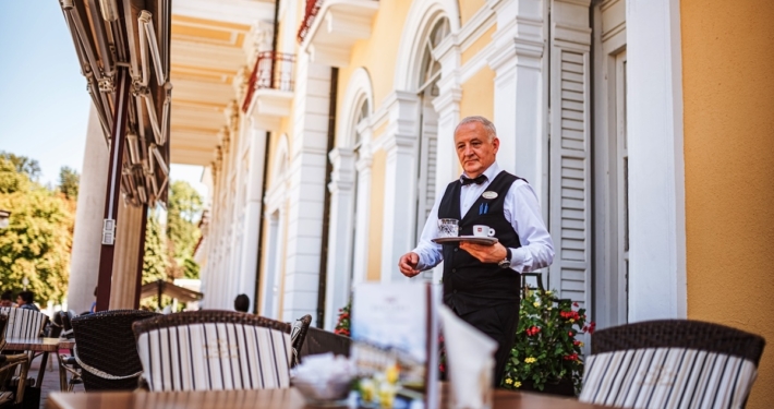 Die Café-Terrasse des Grand Hotels