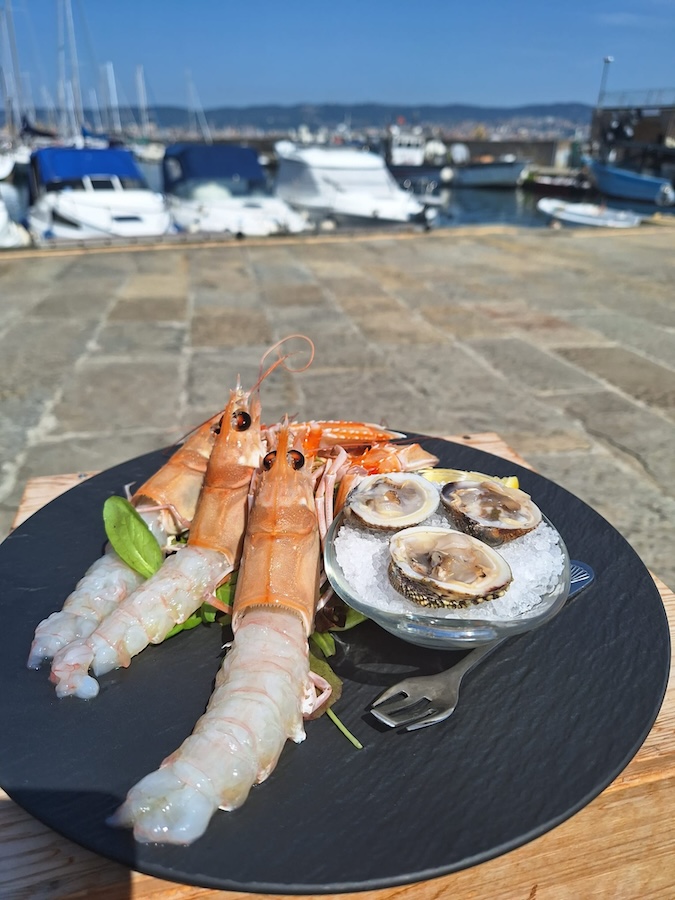 Das Essen und die Aussicht im Sal de Mar sind wunderbar.