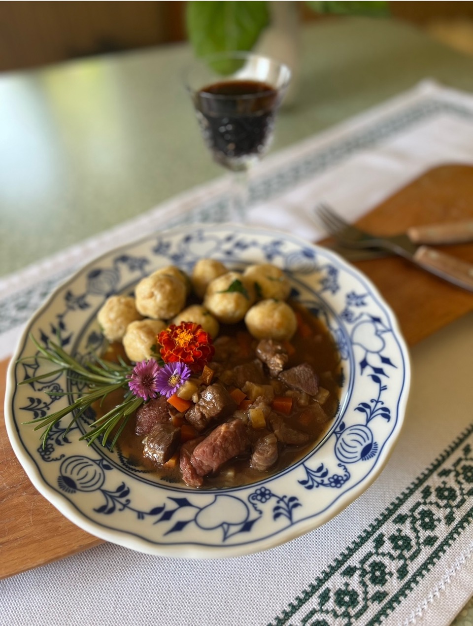 Lammragout nach einem Rezept von Haubenkoch Leo Suppan