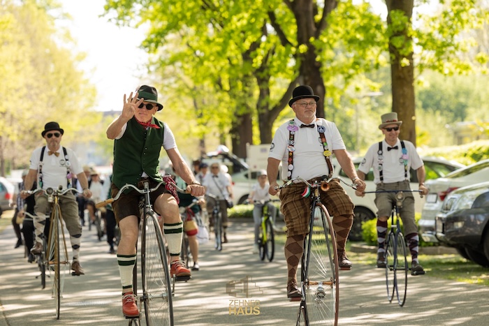 In Bad Radkersburg wird im April zum „Anradeln“ geladen, die Kurstadt ist auch Ziel der „Tour de Mur“ im Juni.
