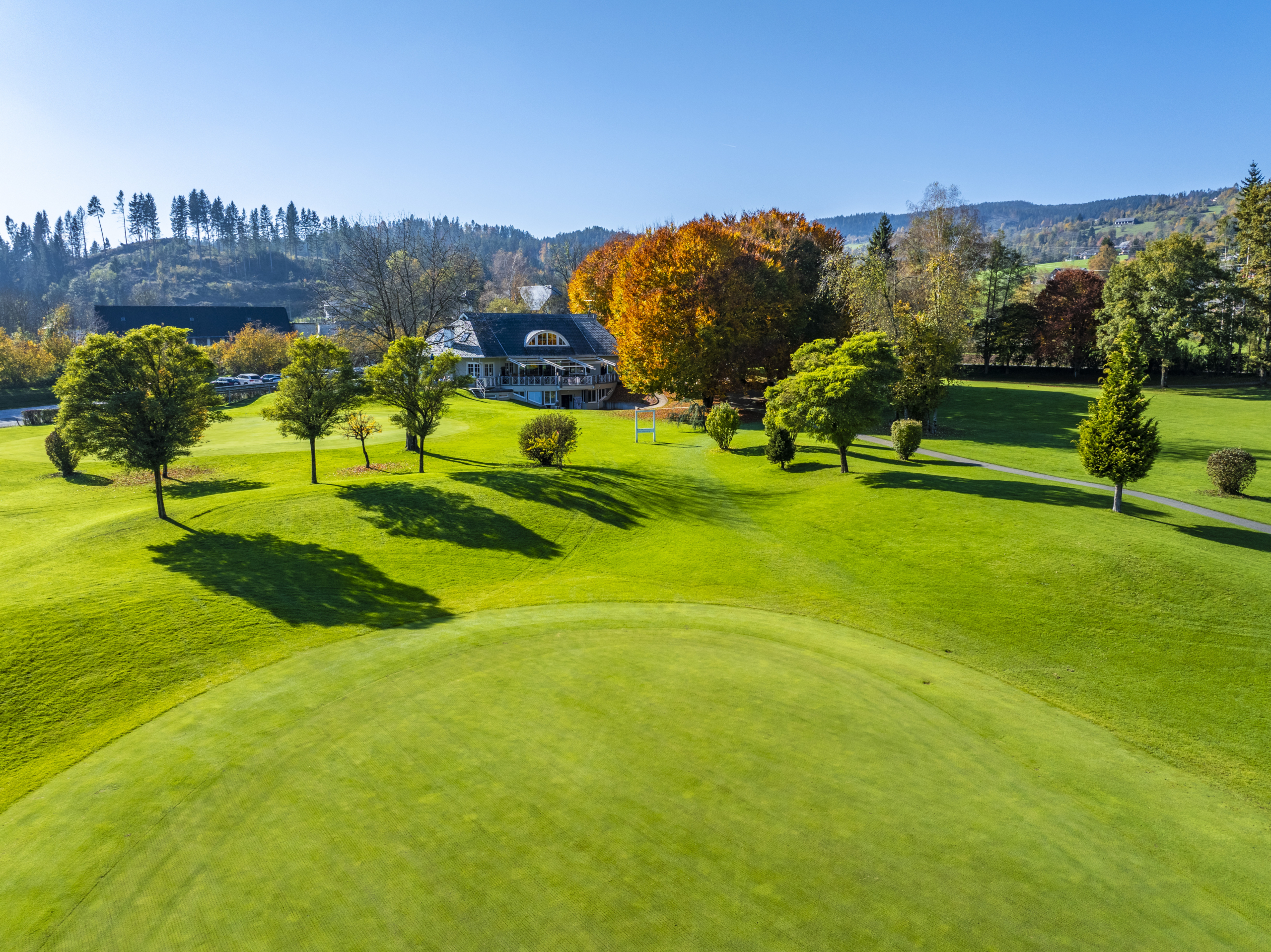 Im Clubhaus befindet sich das Clubrestaurant „Kredenzerei“ und bietet den kulinarischen Abschluss einer perfekten Golfrunde