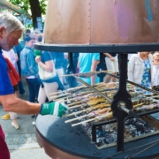 MBN Tourismus/Michael Plakolb eben Steckerlfisch werden viele traditionelle und moderne Köstlichkeiten geboten.