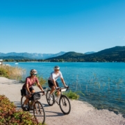 Entlang des Meridiem Trail warten beeindruckende Seenpanoramen und zahlreiche Möglichkeiten zur Einkehr oder Übernachtung.