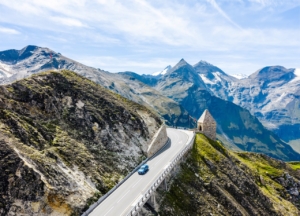 Die Großglockner Hochalpenstraße gehört zu den eindrucksvollsten Panoramastraßen.